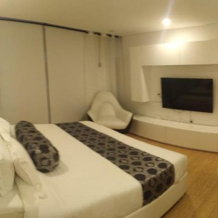 Apartasuite Edificio Monir Bogota Buitenkant foto